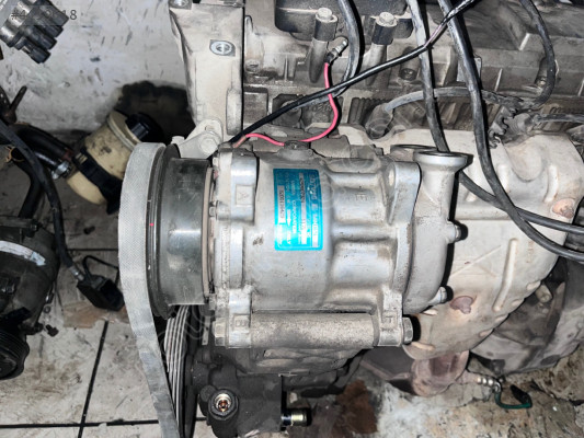 Renault Clio 1.4 klima kompresörü