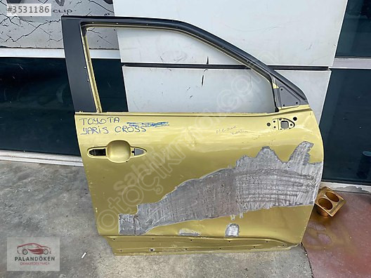 TOYOTA YARİS CROSS SAĞ ÖN KAPI ÇIKMA ORJ