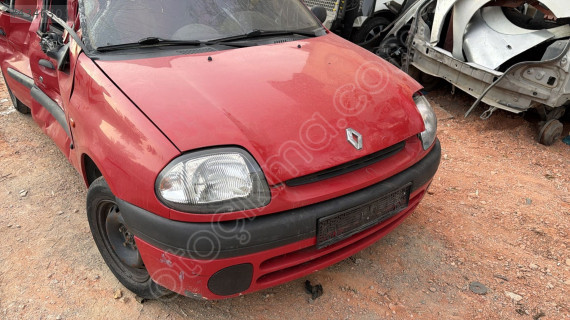 Renault Clio sağ ön far