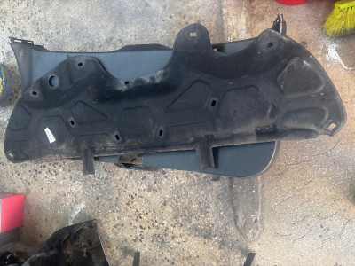 Courier Kaput izalatorü r2x6 v16746 aa