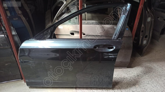 BMW 7 Serisi G12 Modeli İçin Sol Ön Kapı Çıkma Parçası