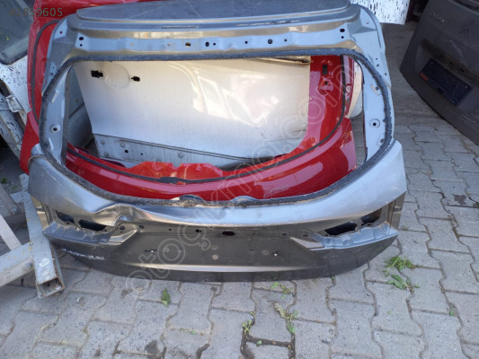 nissan Qashqai bagaj kapağı