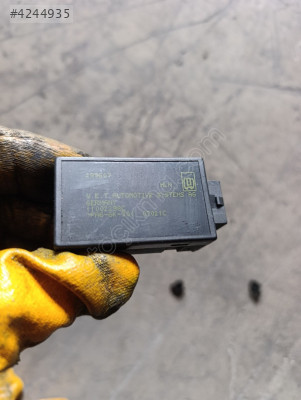 11002298C FORD CURİER KOLTUK ISITMA SENSÖR BEYNİ