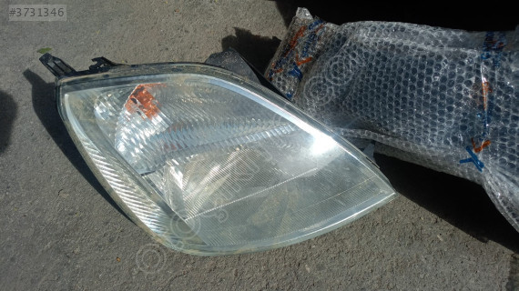 ford fiesta sağ far