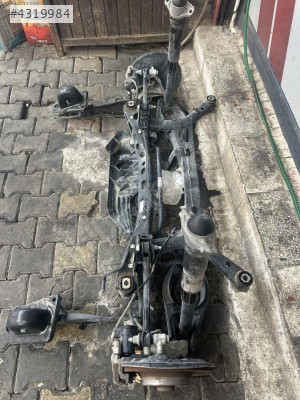 Tiguan arka traves taşıyıcı dolu hatasız