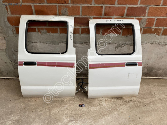 Nissan 2.7 Skystar D22 Orjinal Sağ & Sol Kapı 1998 -