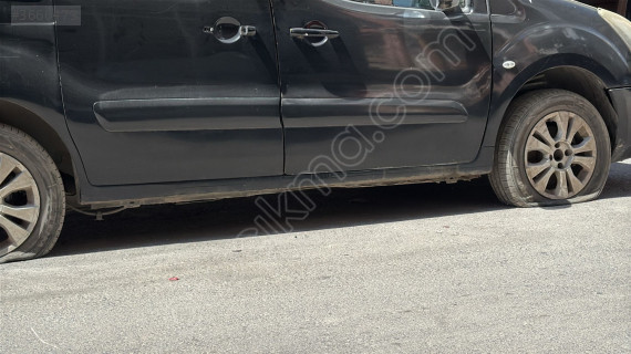 Peugeot partner 2011-2015 1.6 tdi sağ ön kesme marşbiyel