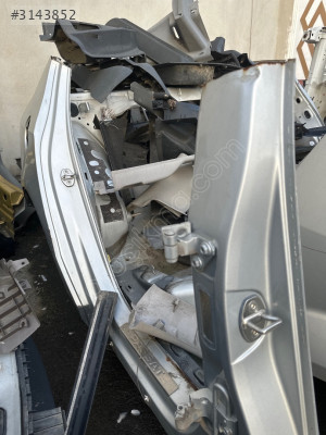 Passat b6 sağ kapı menteşeleri kilit karşılığı