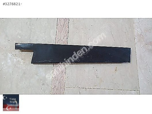 RENAULT MEGANE 3 SAĞ ARKA KAPI DİREK BAKALİTİ 822831615R