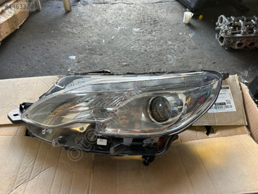 Peugeot 2008 sol ön far