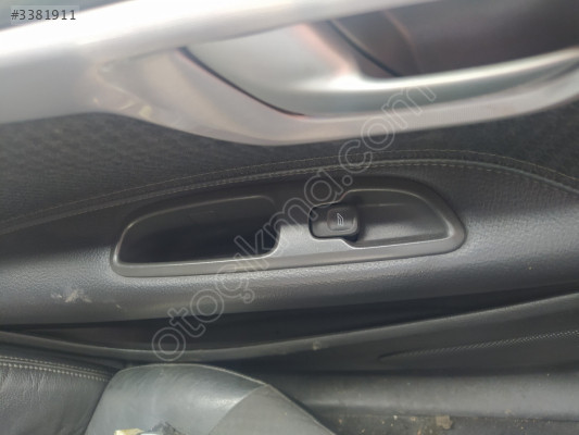 ÇIKMA VOLVO V70 SOL ARKA CAM DÜĞMESİ
