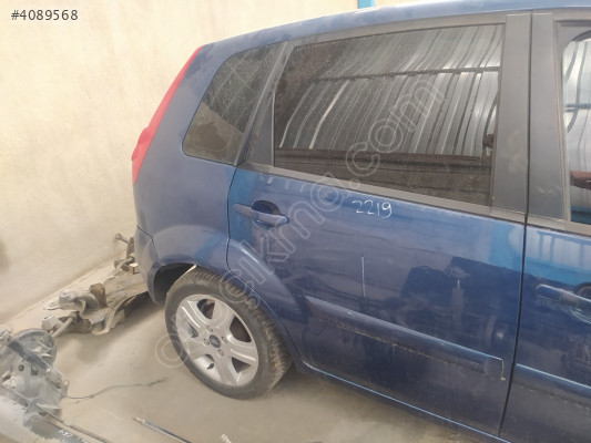 ÇIKMA FORD FİESTA SAĞ ARKA KAPI 2219