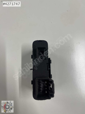 735650649 FİAT 500X USB AUX GİRİŞ SOKETİ