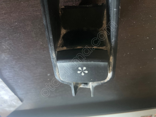 283956707R - MEGANE 4 SÜRÜCÜ KOLTUK AYAR KUMANDASI