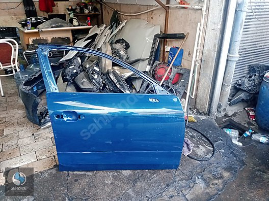 AUDİ A4 SAĞ ÖN KAPI