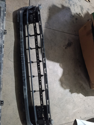 5C6 853 677 VW JETTA ORTA IZGARA