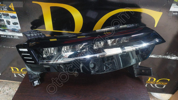 RENAULT MEGANE E-TECH SAĞ ÖN FAR 260107078R