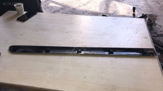 2001-2005 Peugeot 307 sol arka kapı bandı