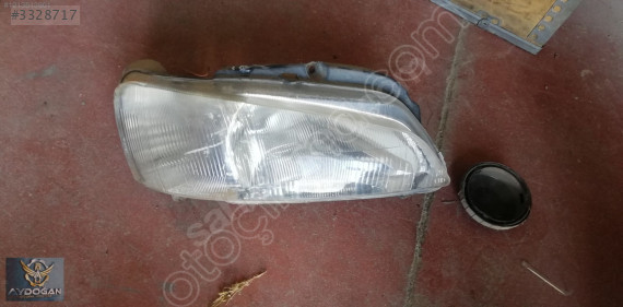 OTO CEM'DEN ÇIKMA PEUGEOT 106 SAĞ FAR