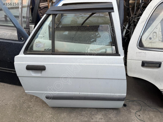 RENAULT 9  SAĞ ARKA KAPI , RNİ SAĞ ARKA KAPI ORJİNAL ÇIKMA TEMİZ