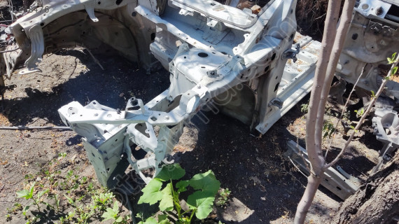 Renault Fluence kesme sol ön şase podye kılıç sacı çeyrek