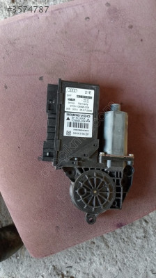 Audi A4 sol ön kapı cam motoru çıkma