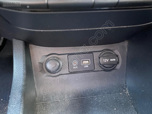 2015 Hyundai İ20 Usb Girişi Ve Çakmaklık