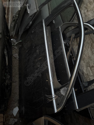 Jetta 2010 model sağ ön kapı