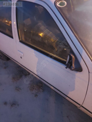OPEL KADET SAG ÖN KAPI ÇIKMA
