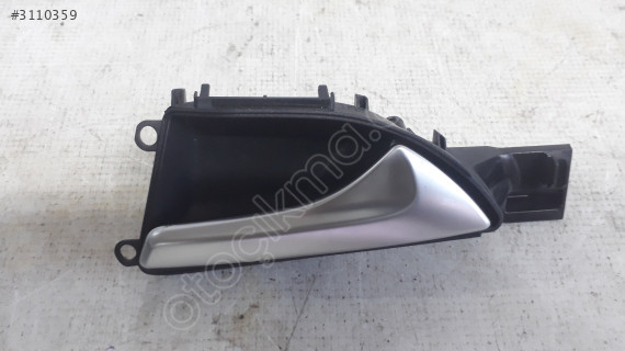 Mercedes A 176 KAPI KOLU SAĞ ARKA İÇ