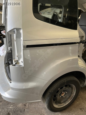 Ford courier sağ arka çamurluk