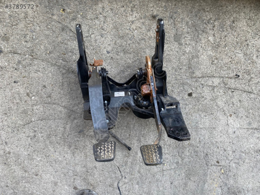 OPEL ASTRA J PEDAL SETİ GAZ PEDALI DEBRİYAJ  FREN PEDALI 13360903