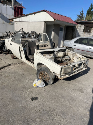 RENAULT 9 SAĞ ÖN ÇAMURLUK ÇIKMA ORJİNAL