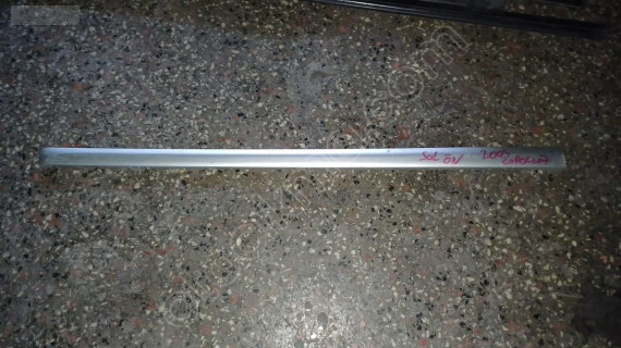 2002-2007 Toyota Corolla sol ön kapı çıtası