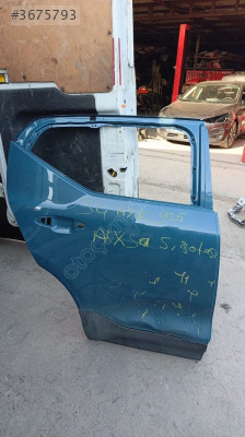 VOLVO XC40 SAĞ ARKA KAPI ORJİNAL