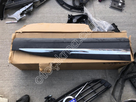 MG HS SAĞ ÖN KAPI BANDI 10423725