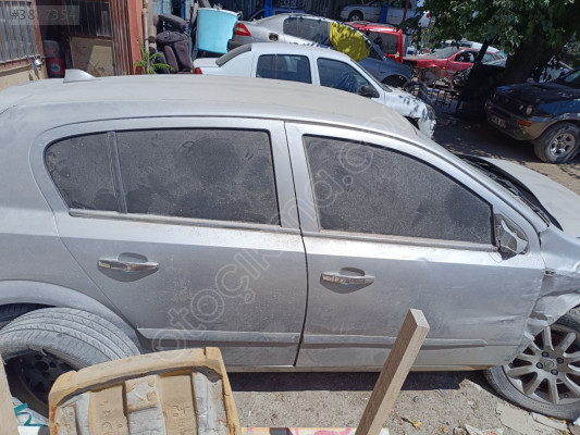 Astra h sağ arka kapı