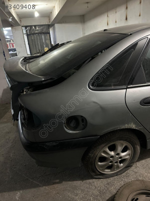 RENAULT LAGUNA 1 KESME SAĞ ARKA ÇAMURLUK