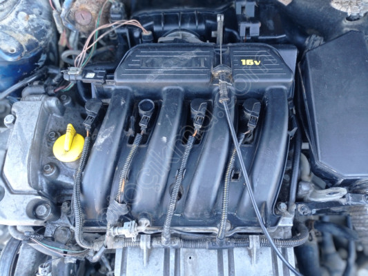 Orijinal çıkma Renault scenic 1.6 16 valf motor araç üstünde