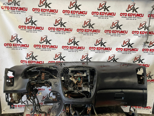 Peugeot 301 torpido göğüslük komple orijinal çıkma