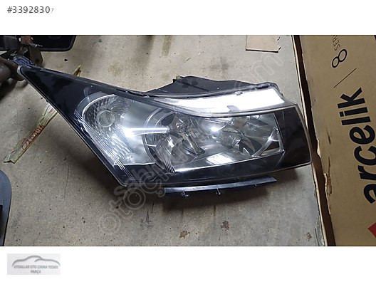 Chevrolet Cruze çıkma orijinal sağ far