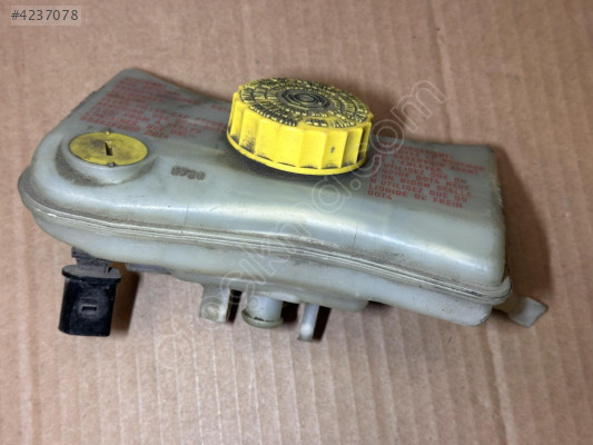 A4 A6 PASSAT SUPERB FREN HİDROLİK BİDONU KABI 8E0611301E