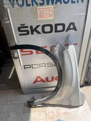 VOLKSWAGEN T-ROC SOL ÖN ÇAMURLUK