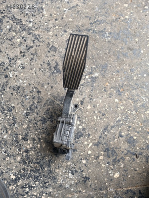 Opel Astra G gaz pedalı