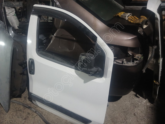 FİAT FİORİNO SAĞ ÖN KAPI ÇIKMA 2011