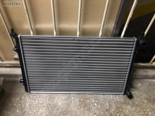 VW Passat B6, Golf 5 ve Jetta MK3 Su Radyatör Parçası