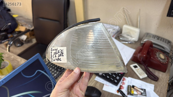 BMW 3 SERİSİ SAĞ SİNYAL , BMW E46 SAĞ SİNYAL