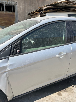 Ford focus çıkma orijinal sol ön kapı
