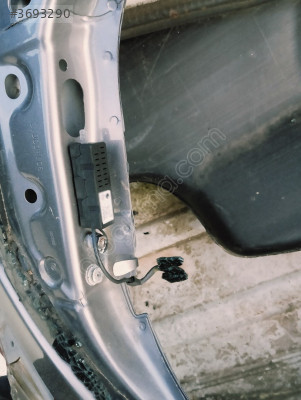 Renault Megane 3 arka cam rezistans
