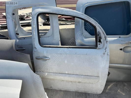 RENAULT KANGOO 3 SAĞ ÖN KAPI ORJİNAL ÇIKMA